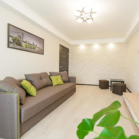 Artal Apartment On Iordanskaya 22 Киев Экстерьер фото