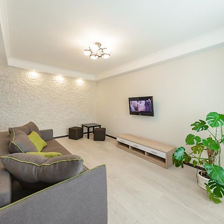 Artal Apartment On Iordanskaya 22 Киев Экстерьер фото